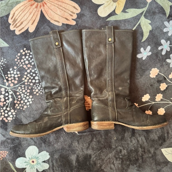 Coach Black and Gold Heeled Weslyn Boots with Vintage Charm - Picture 2 of 4